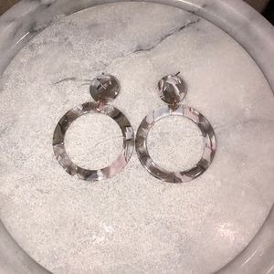 5/$25 Light Gray & Pale Pink Earrings